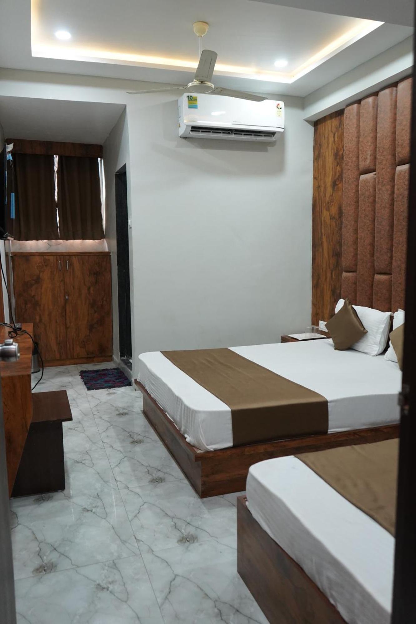 Hotel Pr Villa Gandhinagar Luaran gambar