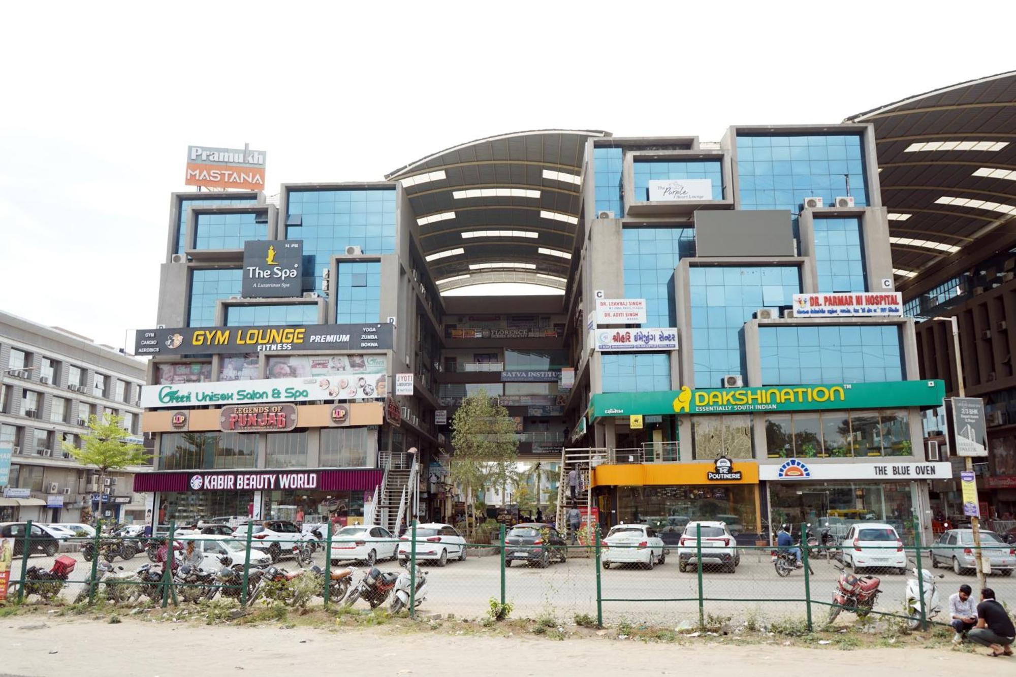 Hotel Pr Villa Gandhinagar Luaran gambar
